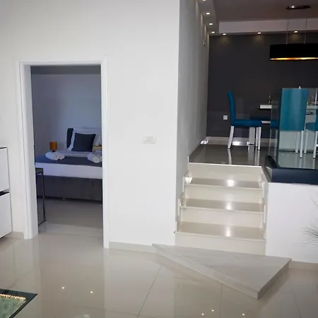 Lea Villa *